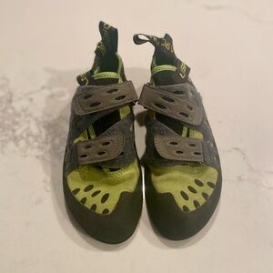 La Sportiva Tarantula Women’s Climbing Shoes, Size 5, gently used